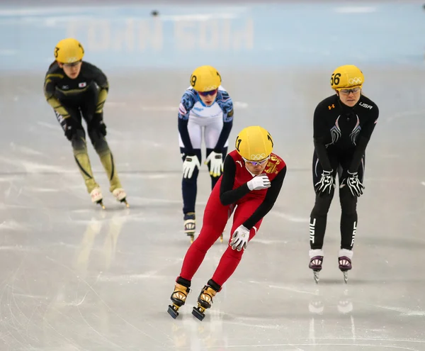 Panie 1000 m grzeje krótki utwór nagrzewa — Zdjęcie stockowe