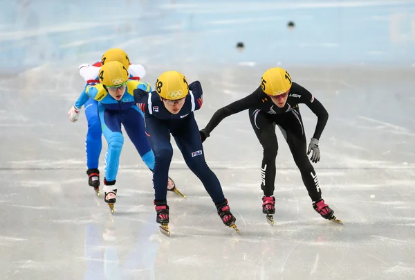 Bayanların 1000 m kısa parça ısıtır ısıtır — Stok fotoğraf