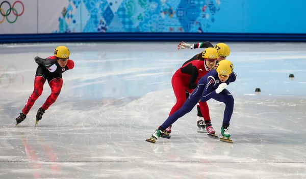 Bayanların 1000 m kısa parça ısıtır ısıtır — Stok fotoğraf