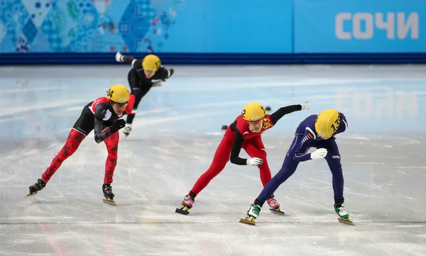 Signore '1000 m riscalda brevi riscaldamenti pista — Foto Stock