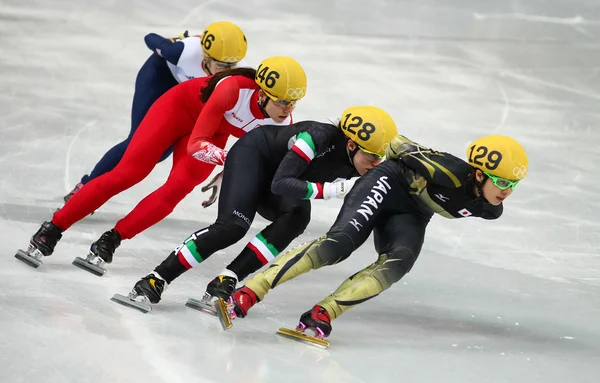 Panie 1000 m grzeje krótki utwór nagrzewa — Zdjęcie stockowe