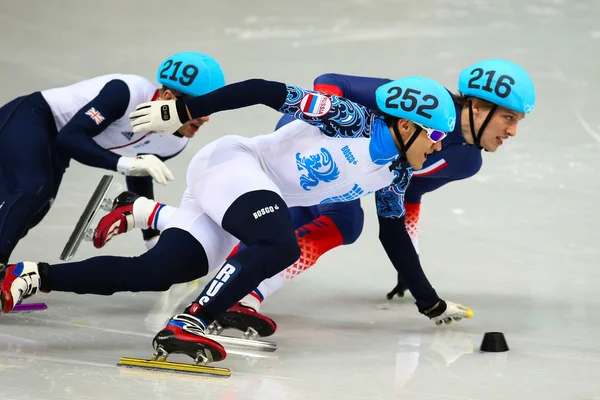 Erkekler 500 m kısa parça ısıtır — Stok fotoğraf