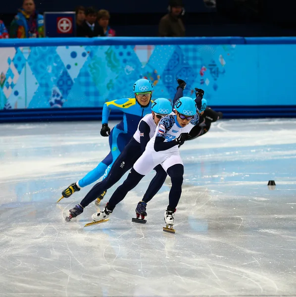 Ohřívá krátké trati 500 m muži — Stock fotografie