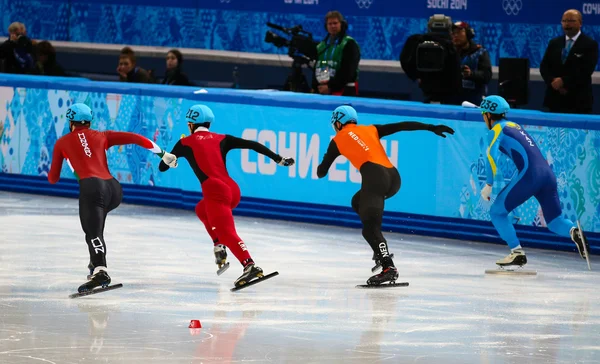 Hombres 500 m Pista Corta Calentamientos —  Fotos de Stock