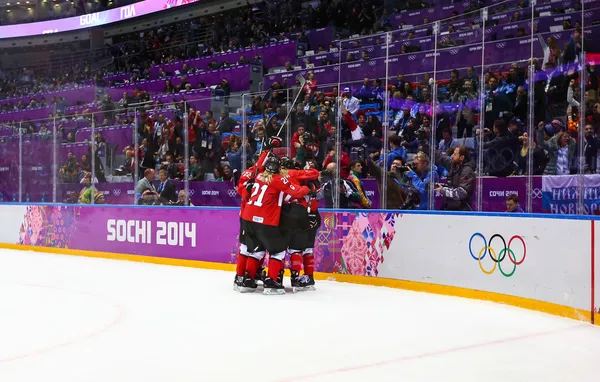 Hockey sur glace. Jeu de Médaille d'Or Femme — Photo