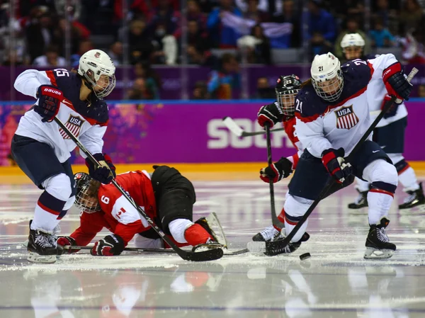 Hóquei no gelo. Jogo de Medalha de Ouro Feminina — Fotografia de Stock