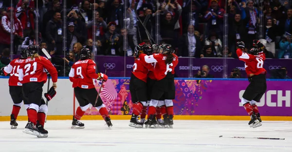 Hockey su ghiaccio. Medaglia d'oro delle donne gioco — Foto Stock