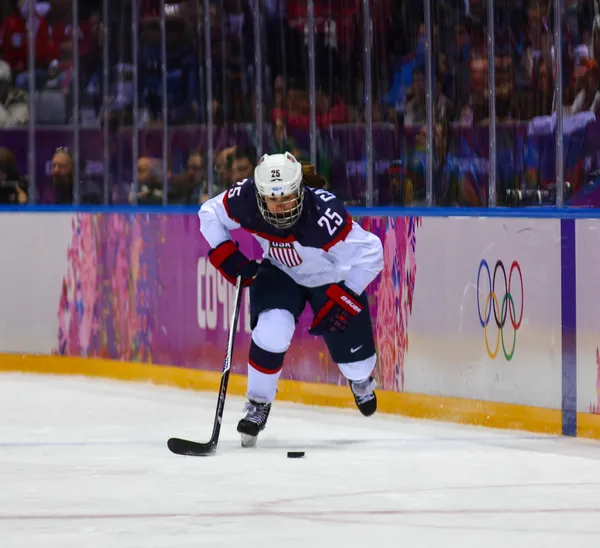 Buz hokeyi. kadınların altın madalya oyunu — Stok fotoğraf