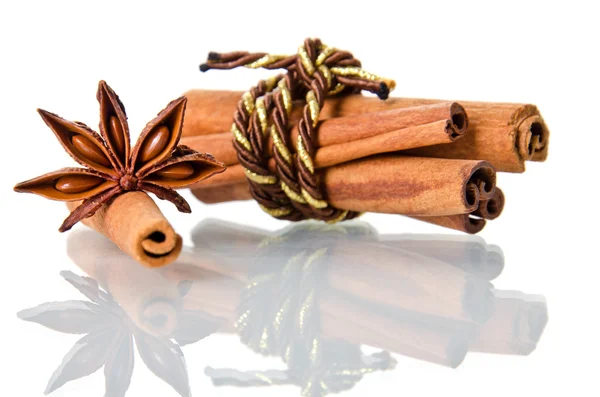 Star anise and cinnamon beer ingredients — Stock Photo, Image