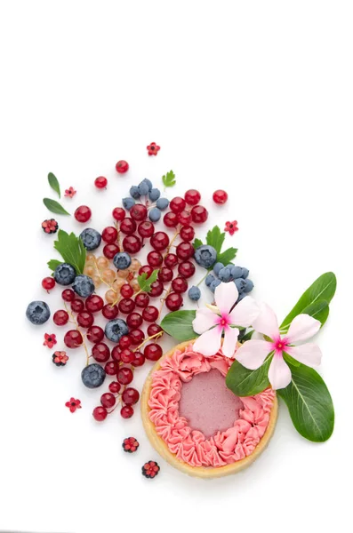 Scattering Red Blue Berries White Flowers Green Leaves Cake Pink — Foto Stock