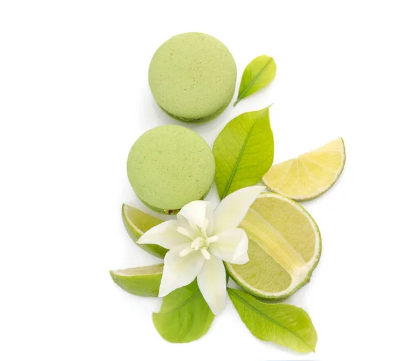 Citrus Lime Green Sweet Macarons White Flowers Still Life — Φωτογραφία Αρχείου