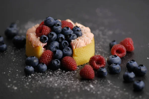 케익이야 맛있는 타르트 빌베리 라즈베리 딸기를 — 스톡 사진