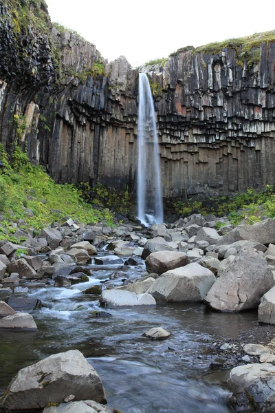 Wodospad svartifoss — Zdjęcie stockowe