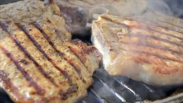 Pork chop gegrilde — Stockvideo