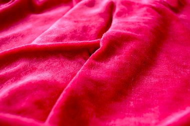 Kırmızı Pileli kumaş