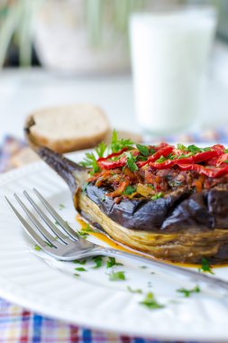 Doldurulmuş patlıcan.