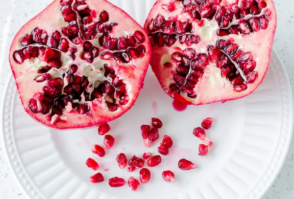 Juicy pomegranate — Stock Photo, Image