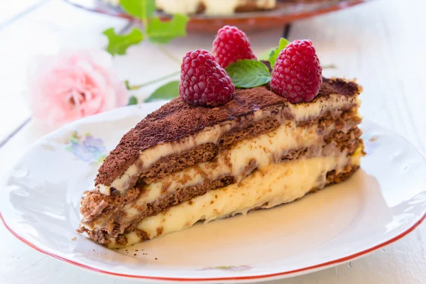 チョコレートラズベリー ケーキ — ストック写真