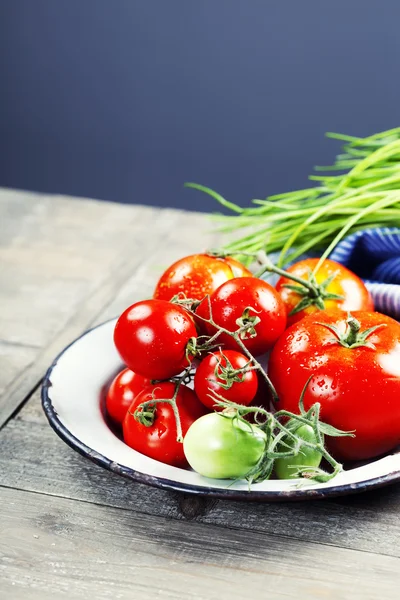 Färska tomater — Stockfoto