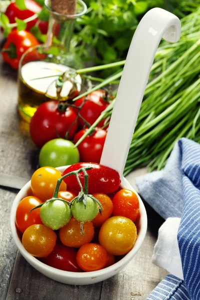 Fresh tomatoes — Stock Photo, Image