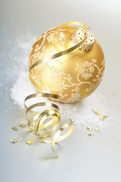 金色圣诞球 — 图库照片