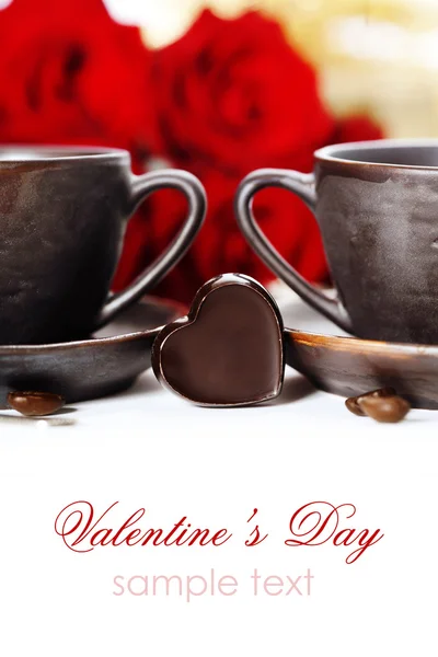 Red roses and coffee for Valentine — Stock Photo, Image