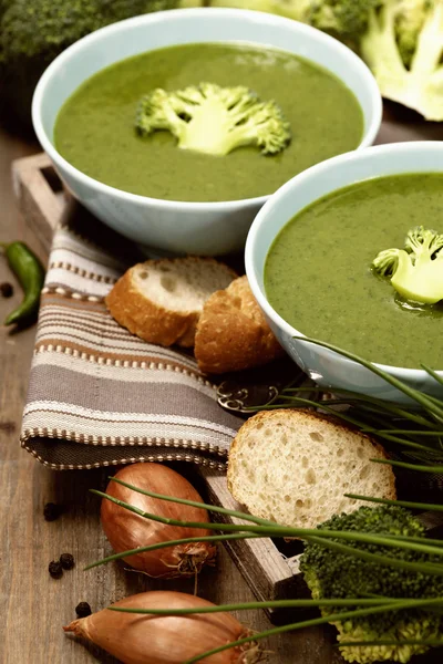 Traditionelle Brokkoli-Suppe — Stockfoto