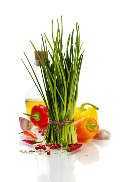 A bunch of fresh chives and vegetables — Stock Photo, Image