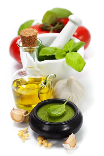 Frisk lavet pesto - Stock-foto