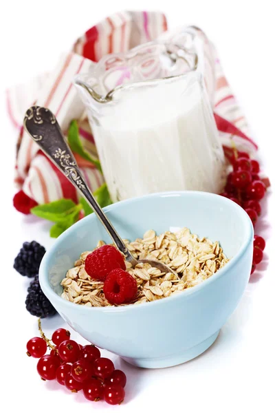 sağlıklı bir kahvaltı ile kase yulaf gevreği