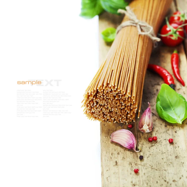 Espaguetis de trigo entero —  Fotos de Stock