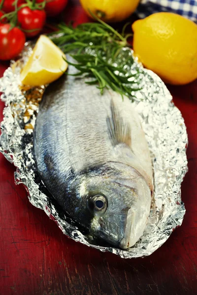 Frischer Dorada-Fisch — Stockfoto