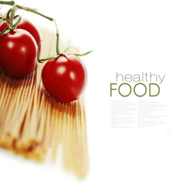Kepekli spagetti domates ile