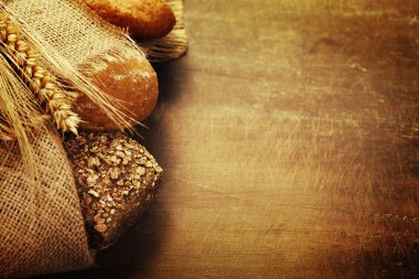 Taze pişmiş ekmek.