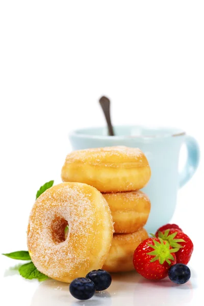 Kaffe och färska donuts — Stockfoto