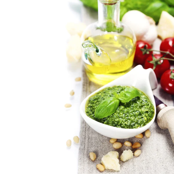 Frisch gemachtes Pesto — Stockfoto