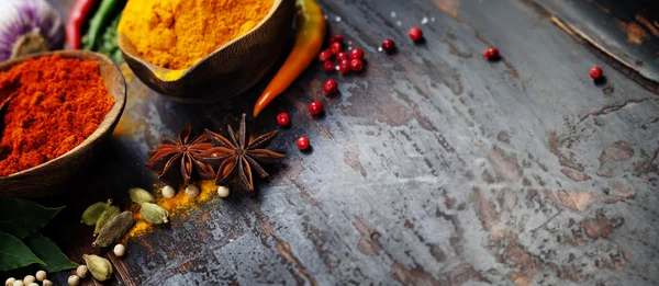 Spices and herbs — Stock Photo, Image