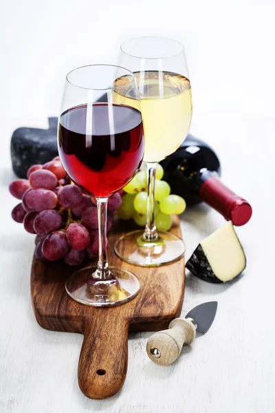 Vino, uva y queso — Foto de Stock