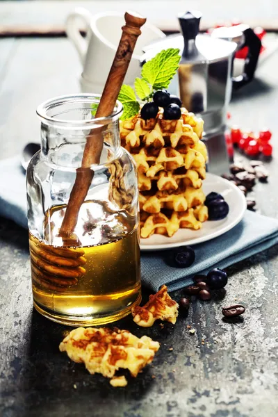 Coffee and waffles — Stock Photo, Image