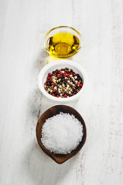 Salt, peppar och olivolja — Stockfoto