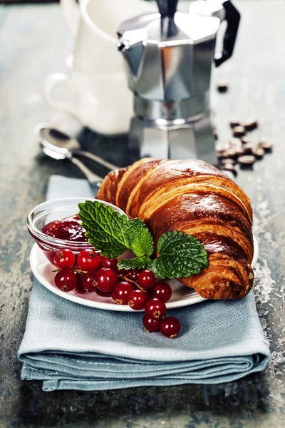 Coffee with croissants — Stock Photo, Image
