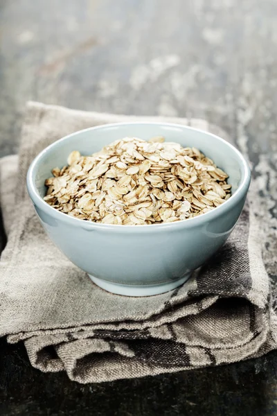 Avena arrotolata in una ciotola — Foto Stock