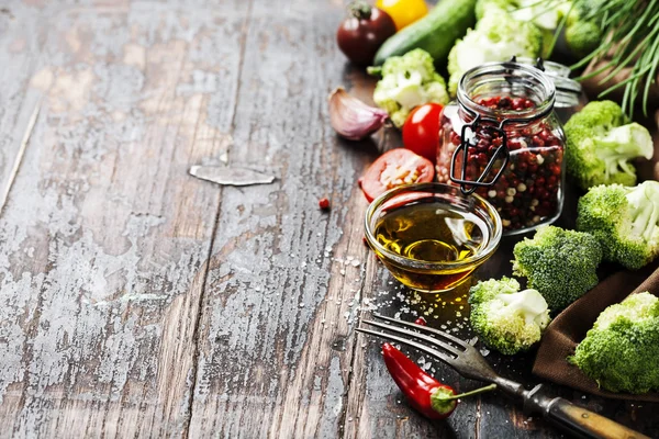 Brócoli verde fresco y verduras ecológicas — Foto de Stock