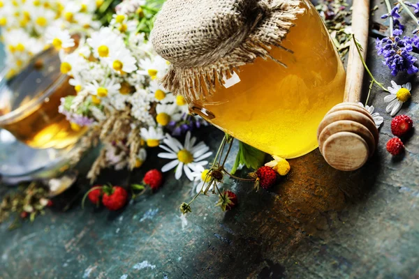 Honey and Herbal tea — Stock Photo, Image