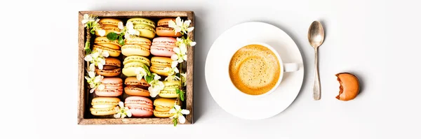 Macaroons Wooden Box Spring Flowers Cup Coffee — Photo