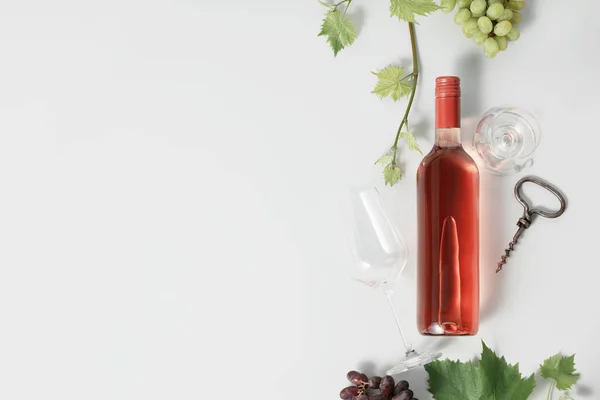 Bottle Rose Wine Grape Flat Lay Rose Wine White Background — Stock Photo, Image