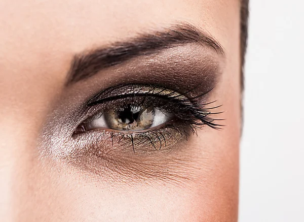 Woman eye with beautiful makeup — Stock Photo, Image