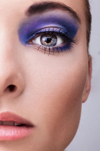 Frauenauge mit schönem Make-up — Stockfoto