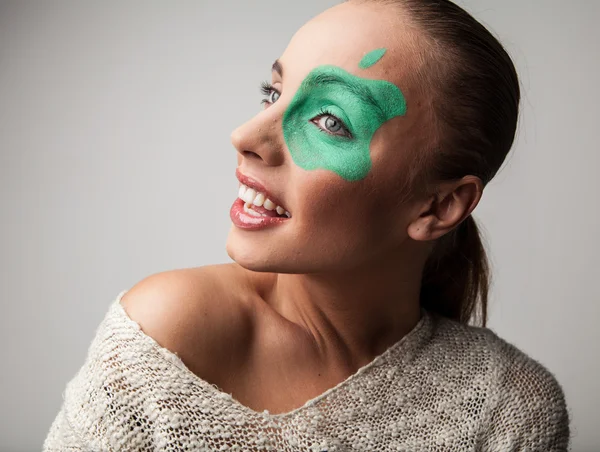 Hermosa pose de mujer en estudio . — Foto de Stock