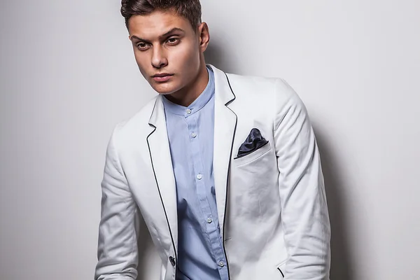 Elegant young handsome man. Studio fashion portrait. — Stock Photo, Image